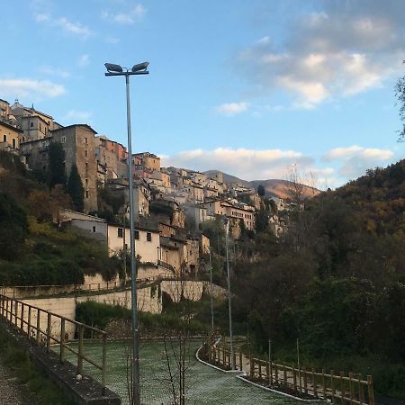 Casa Ai Piedi Della Riserva Naturale Pettorano sul Gizio ภายนอก รูปภาพ