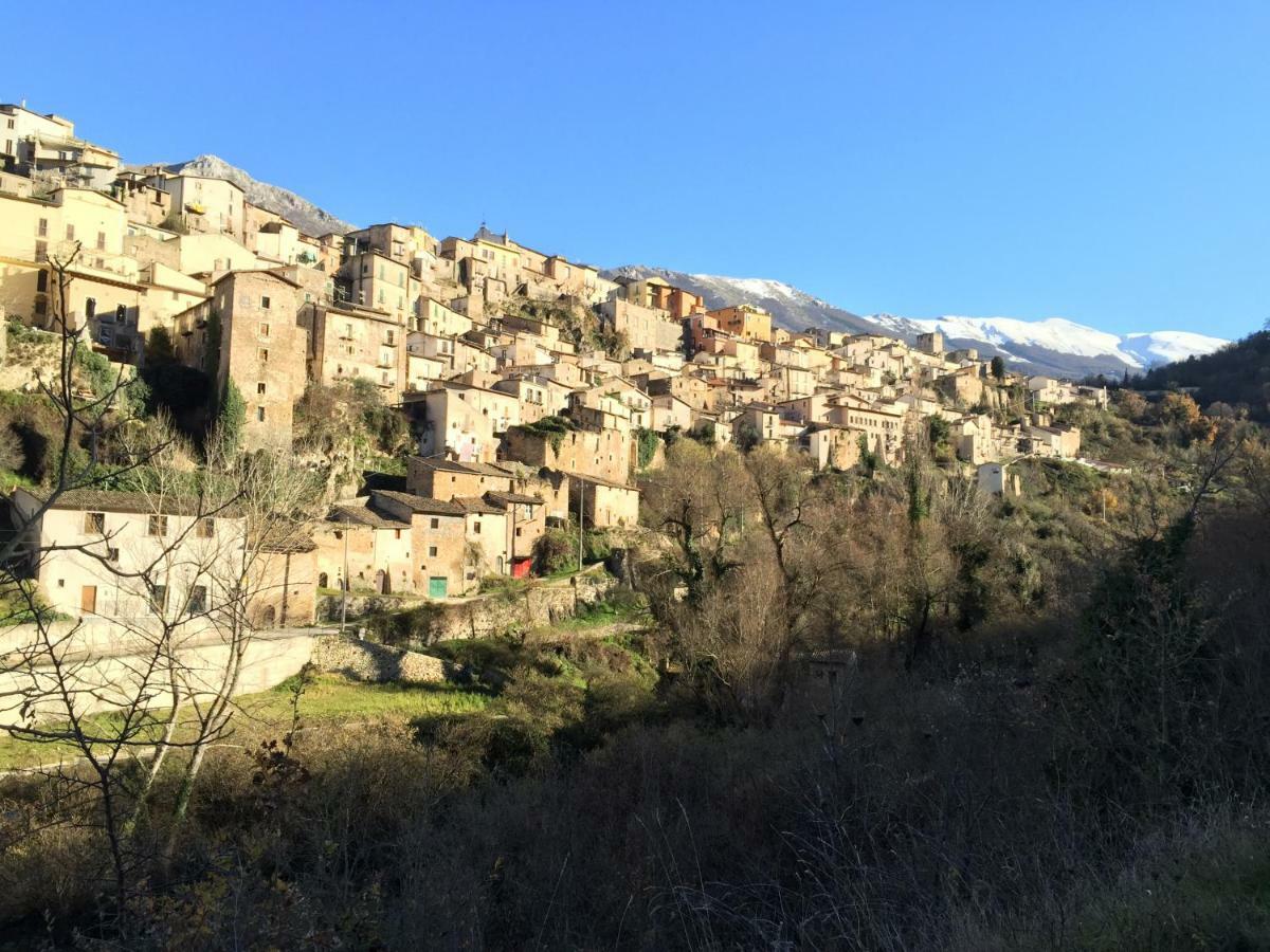 Casa Ai Piedi Della Riserva Naturale Pettorano sul Gizio ภายนอก รูปภาพ